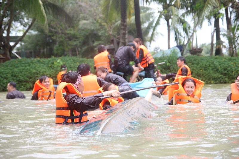 nhan vien hvnet vui choi tet ga tai khu du lich lan vuong ben tre hinh anh 14